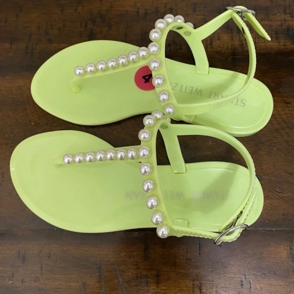 STUART WEITZMAN, NEW WITH DEFECT -PEARLY STUD GREEN JELLY SANDALS  Youth 4